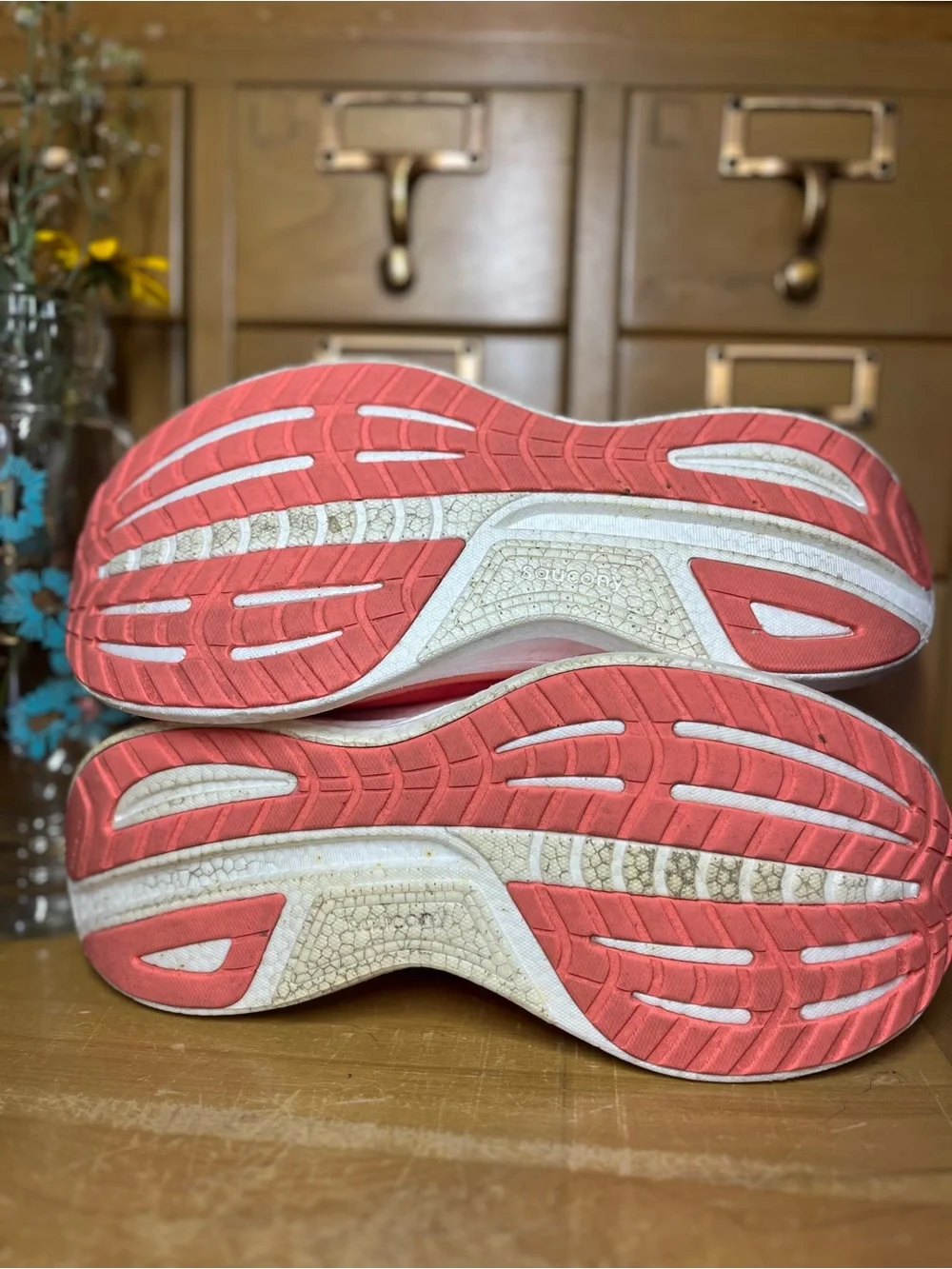 Saucony Ride 18 Women's Running Shoes Coral Salmon Size 10